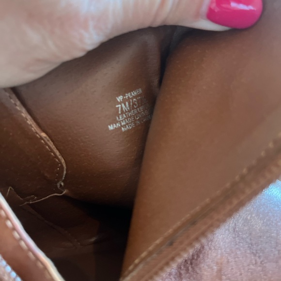 EC. Vince Camuto Peamer Booties - Picture 8 of 9